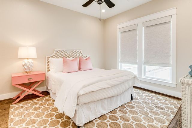 2314 Bernardo De Galvez Avenue, Galveston, TX 77550