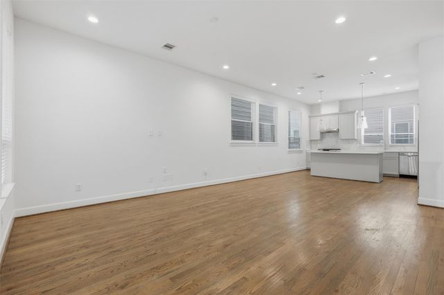 2709 Clinton Drive, Houston, TX 77020