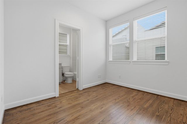 2709 Clinton Drive, Houston, TX 77020