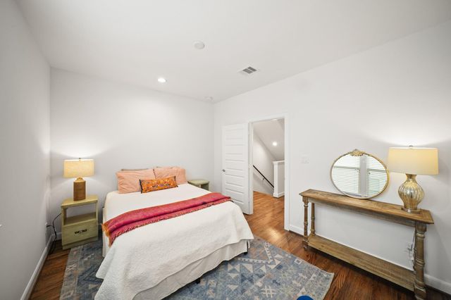 2709 Clinton Drive, Houston, TX 77020