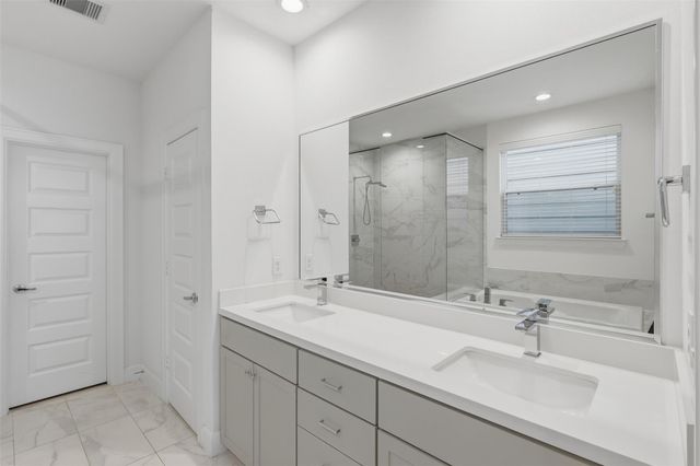 2709 Clinton Drive, Houston, TX 77020