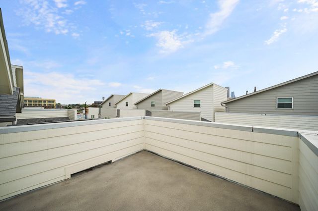 2709 Clinton Drive, Houston, TX 77020