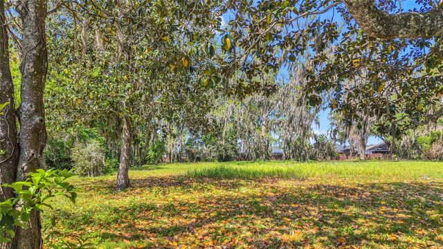 11338 N US HIGHWAY 301, Oxford, FL 34484