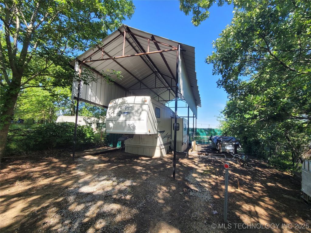 107716 S 4165 Road, Checotah, OK 74426