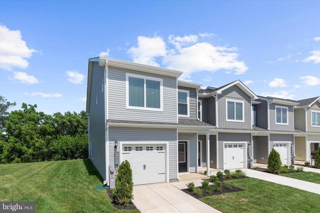8113 BARTHOLOMEW CT, Baltimore, MD 21206