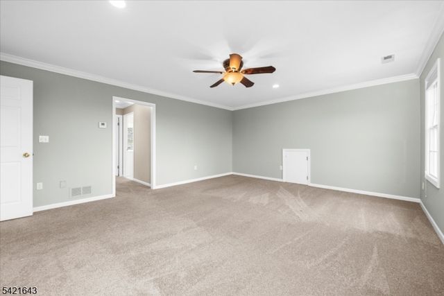 10 Blue Cliff Dr, Clinton Twp., NJ 08833