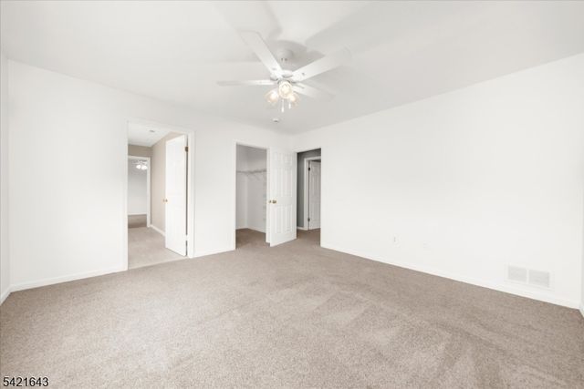 10 Blue Cliff Dr, Clinton Twp., NJ 08833