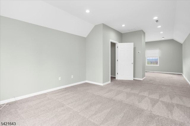 10 Blue Cliff Dr, Clinton Twp., NJ 08833