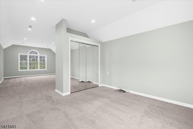 10 Blue Cliff Dr, Clinton Twp., NJ 08833