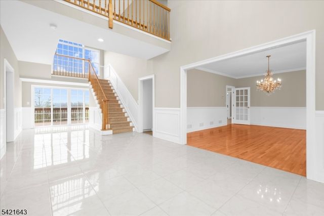 10 Blue Cliff Dr, Clinton Twp., NJ 08833