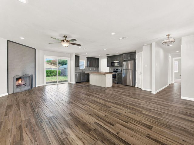 2621 Ivanridge Lane, Garland, TX 75044