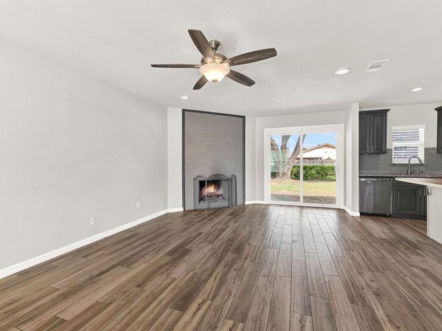 2621 Ivanridge Lane, Garland, TX 75044