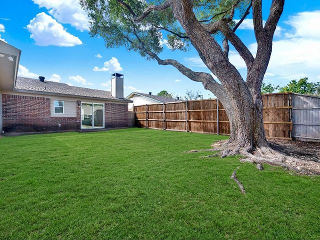 2621 Ivanridge Lane, Garland, TX 75044