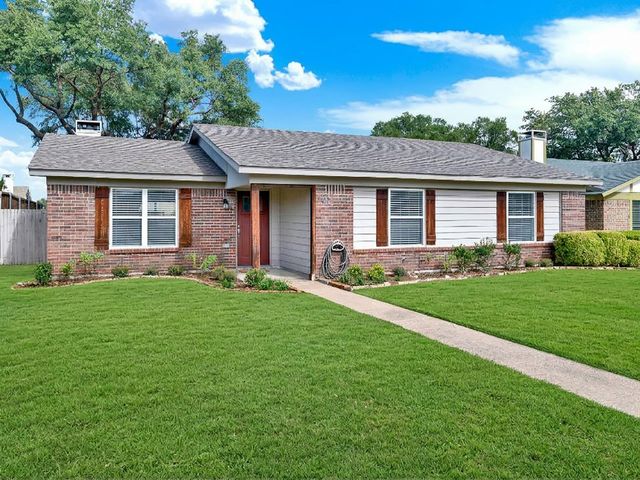 2621 Ivanridge Lane, Garland, TX 75044