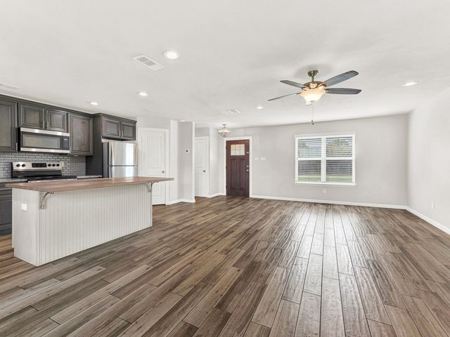 2621 Ivanridge Lane, Garland, TX 75044