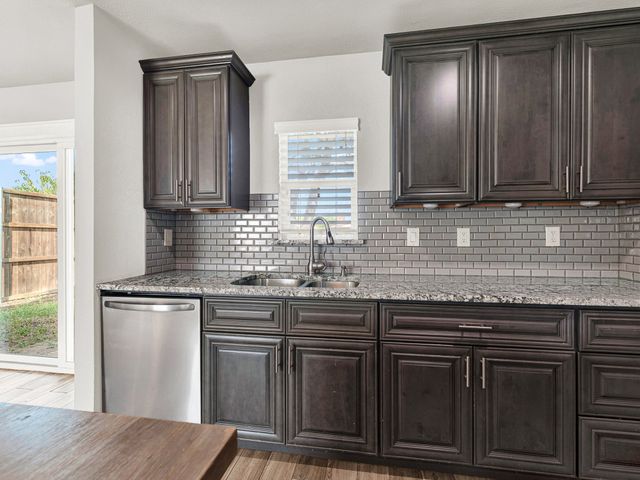 2621 Ivanridge Lane, Garland, TX 75044
