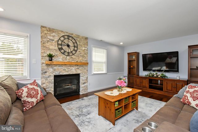 546 OLD MILL DR, Langhorne, PA 19047
