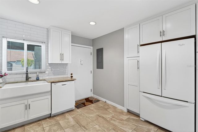 1632 STICKNEY POINT ROAD 201, Sarasota, FL 34231