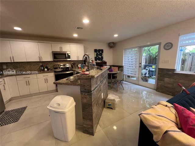 11612 NW 50th Ter 11612, Doral, FL 33178