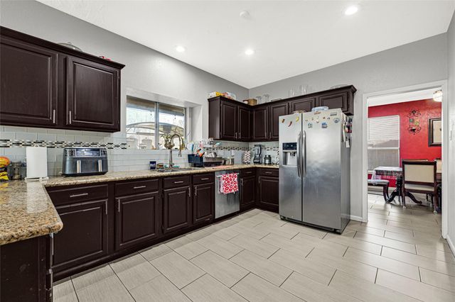 9026 Fairbloom Lane, Houston, TX 77040