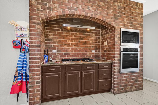 9026 Fairbloom Lane, Houston, TX 77040