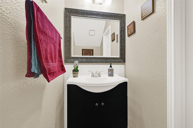 9026 Fairbloom Lane, Houston, TX 77040