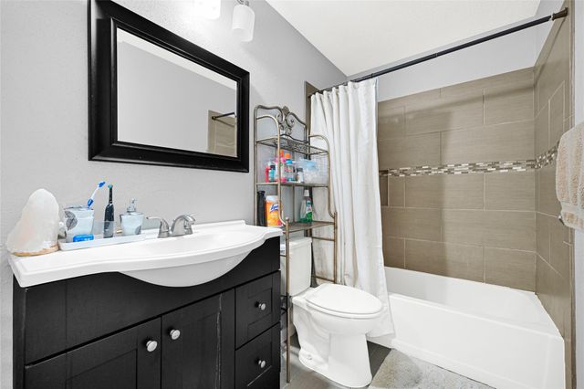 9026 Fairbloom Lane, Houston, TX 77040