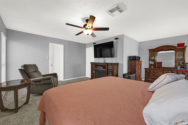 9026 Fairbloom Lane, Houston, TX 77040