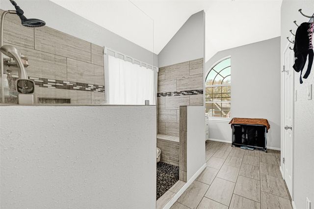 9026 Fairbloom Lane, Houston, TX 77040