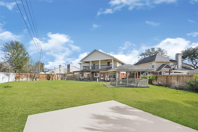 9026 Fairbloom Lane, Houston, TX 77040