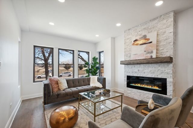 5426 N Western Avenue, Chicago, IL 60625