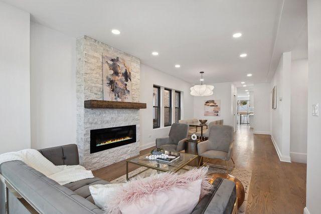 5426 N Western Avenue, Chicago, IL 60625