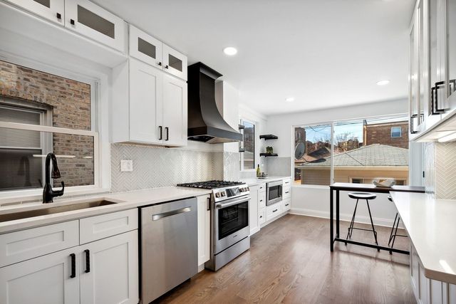 5426 N Western Avenue, Chicago, IL 60625