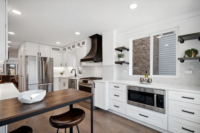 5426 N Western Avenue, Chicago, IL 60625