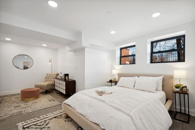 5426 N Western Avenue, Chicago, IL 60625