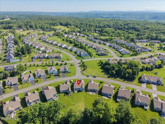 59 Somerset Drive, Halfmoon, NY 12118