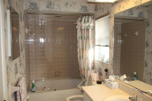 18 BRISTOL DRIVE, Palm Coast, FL 32137