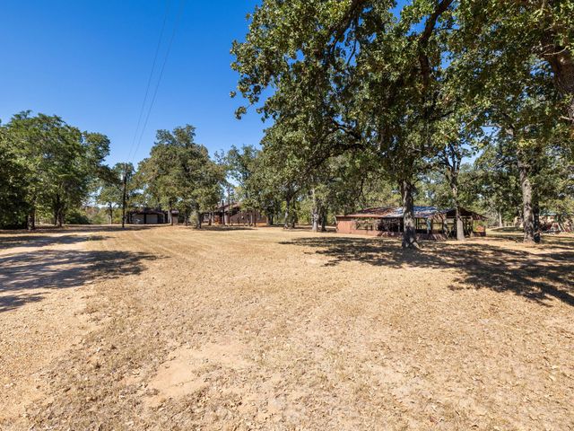 1949 County Road 347 LOOP, Gause, TX 77857