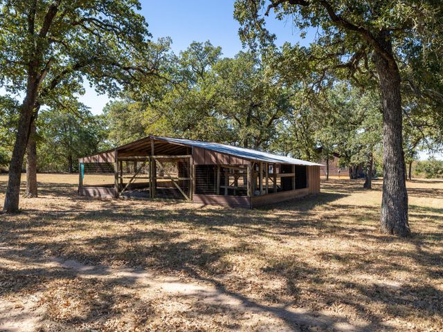 1949 County Road 347 LOOP, Gause, TX 77857