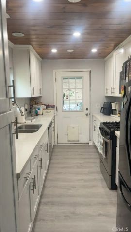 23869 Wildwood, Crestline, CA 92325