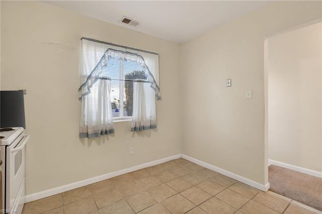 152 Jenness Ln Apt H, Newport News, VA 23602