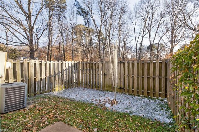 152 Jenness Ln Apt H, Newport News, VA 23602