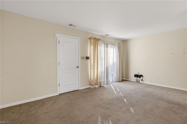 152 Jenness Ln Apt H, Newport News, VA 23602