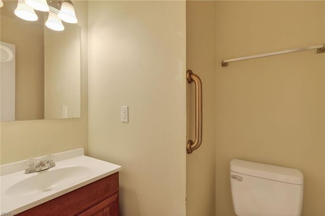 152 Jenness Ln Apt H, Newport News, VA 23602