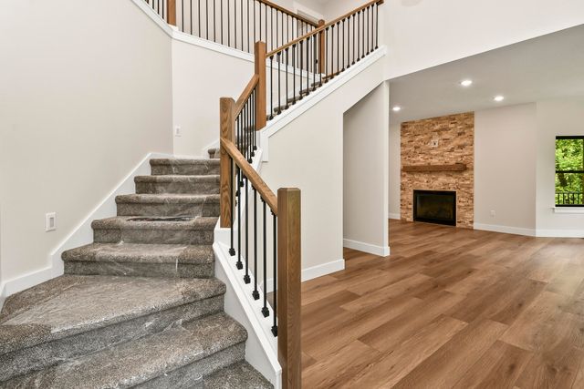 1 Top Lane, Lampe, MO 65681