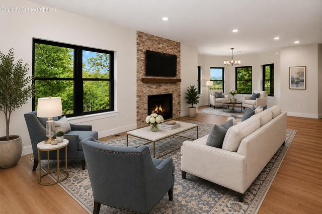 1 Top Lane, Lampe, MO 65681