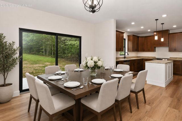 1 Top Lane, Lampe, MO 65681
