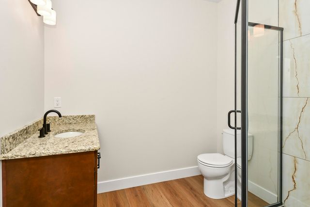 1 Top Lane, Lampe, MO 65681