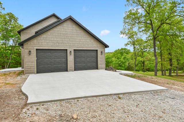 1 Top Lane, Lampe, MO 65681