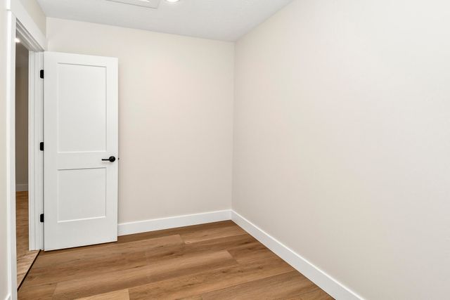 1 Top Lane, Lampe, MO 65681